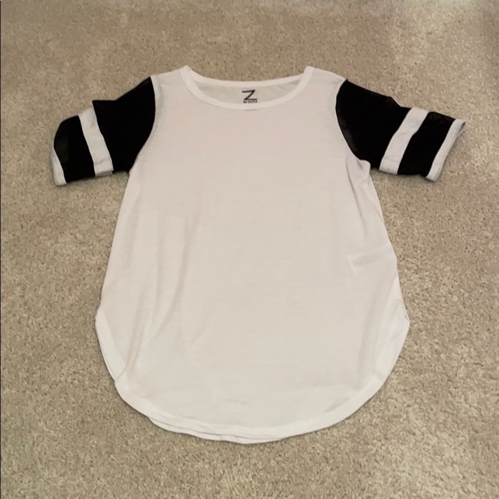 zella girl white t shirt with black mesh sleeves
